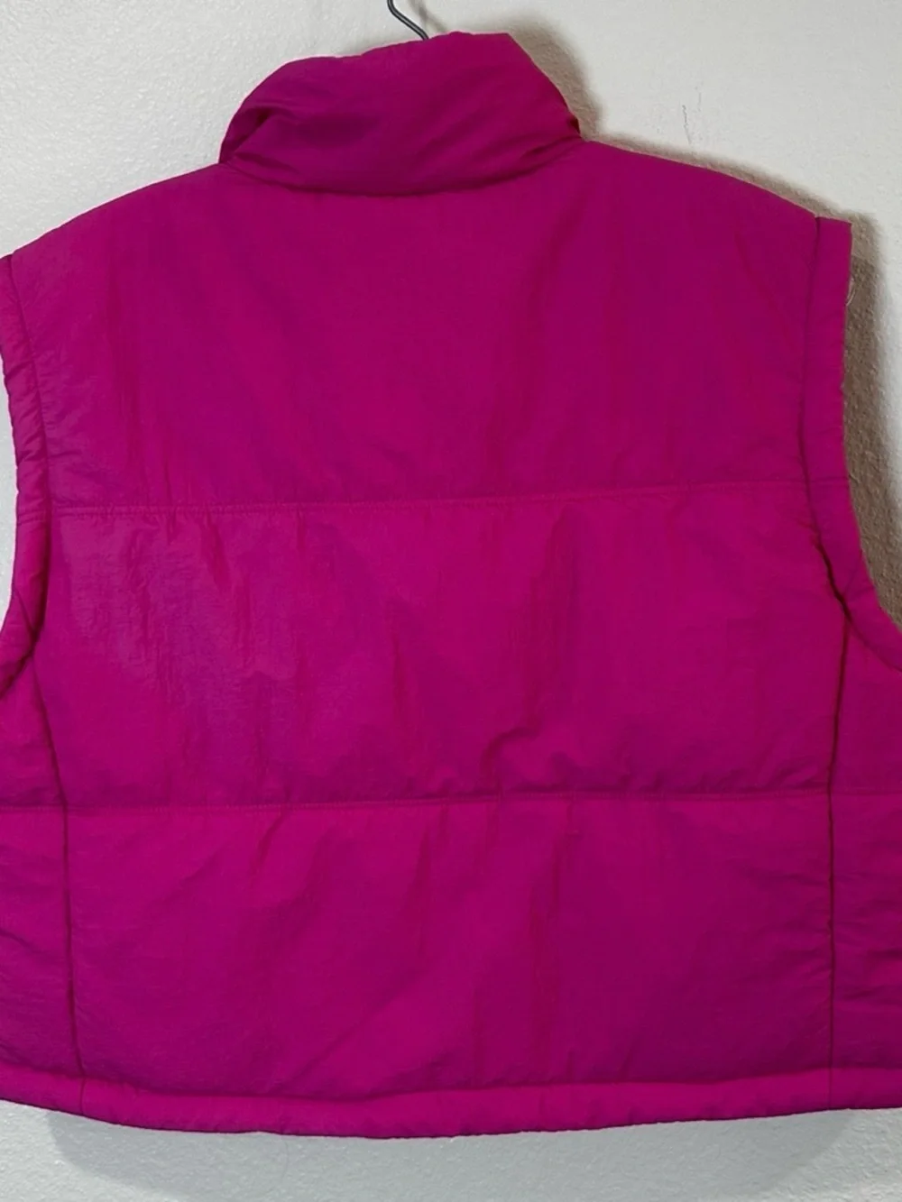 Thread & Supply‎ cropped Pink Puffer Vest size M